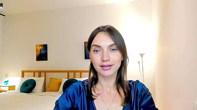 Snapshot of LovelyeeMia chatting on 5, 12, 2024 LovelyeeMia online show from 5, 12, 2024