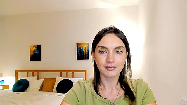 Snapshot of LovelyeeMia chatting on 7, 12, 2024 LovelyeeMia online show from 7, 12, 2024