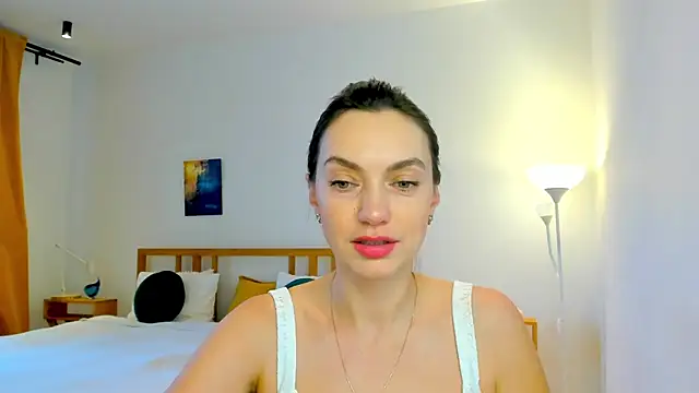 Snapshot of LovelyeeMia chatting on 12, 12, 2024 LovelyeeMia online show from 12, 12, 2024