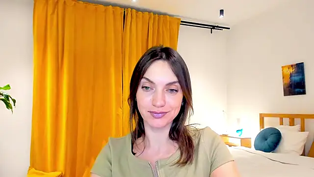 Snapshot of LovelyeeMia chatting on 13, 12, 2024 LovelyeeMia online show from 13, 12, 2024