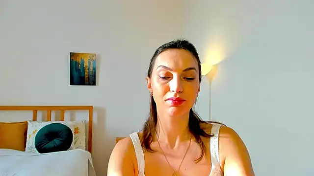 Snapshot of LovelyeeMia chatting on 19, 12, 2024 LovelyeeMia online show from 19, 12, 2024