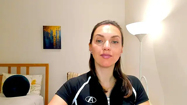 Snapshot of LovelyeeMia chatting on 20, 12, 2024 LovelyeeMia online show from 20, 12, 2024