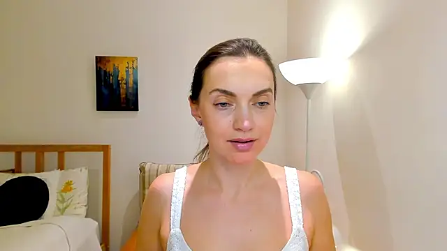 Snapshot of LovelyeeMia chatting on 21, 12, 2024 LovelyeeMia online show from 21, 12, 2024