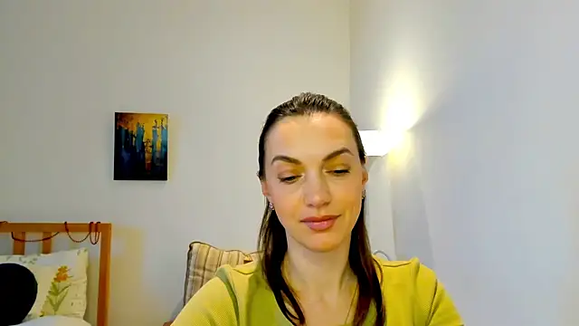 Snapshot of LovelyeeMia chatting on 24, 12, 2024 LovelyeeMia online show from 24, 12, 2024