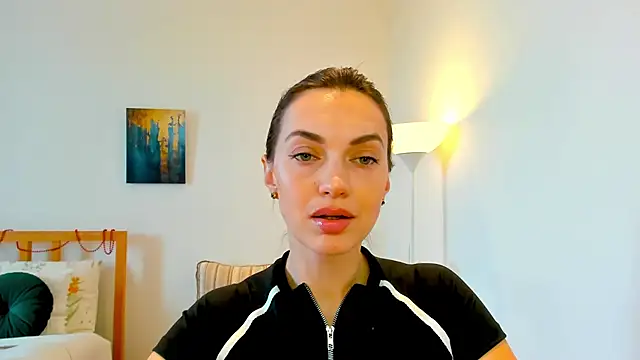 Snapshot of LovelyeeMia chatting on 28, 12, 2024 LovelyeeMia online show from 28, 12, 2024