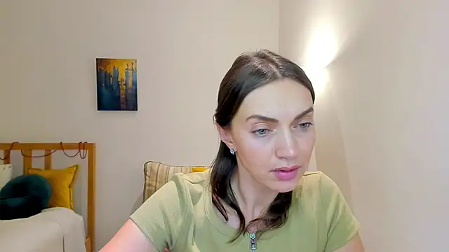 Snapshot of LovelyeeMia chatting on 29, 12, 2024 LovelyeeMia online show from 29, 12, 2024