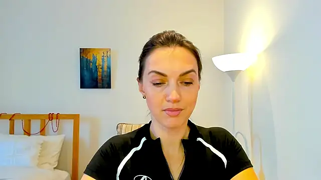 Snapshot of LovelyeeMia chatting on 7, 1, 2025 LovelyeeMia online show from 7, 1, 2025