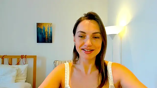 Snapshot of LovelyeeMia chatting on 8, 1, 2025 LovelyeeMia online show from 8, 1, 2025