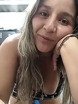 Snapshot of katyevans_xh chatting on 23, 3, 2025 katyevans xh online show from 23, 3, 2025