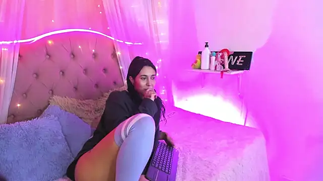 Snapshot of _Mia__9 chatting on 22, 2, 2025 Mia 9 online show from 22, 2, 2025