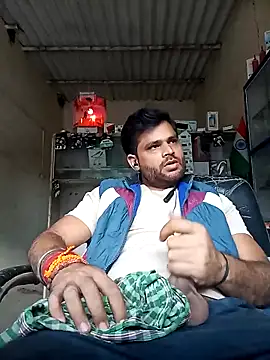 Snapshot of Priynkarani chatting on 15, 12, 2025 Priynkarani online show from 15, 12, 2025