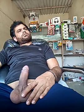 Snapshot of Priynkarani chatting on 6, 1, 2026 Priynkarani online show from 6, 1, 2026