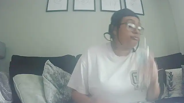 Snapshot of vanilla_chocolate23 chatting on 21, 5, 2026 vanilla chocolate23 online show from 21, 5, 2026