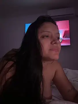 Snapshot of kenndall_21 chatting on 17, 2, 2026 kenndall 21 online show from 17, 2, 2026