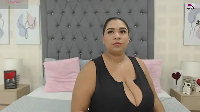 Snapshot of JoslinEvans chatting on 23, 10, 2025 JoslinEvans online show from 23, 10, 2025