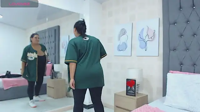 Snapshot of JoslinEvans chatting on 29, 10, 2025 JoslinEvans online show from 29, 10, 2025