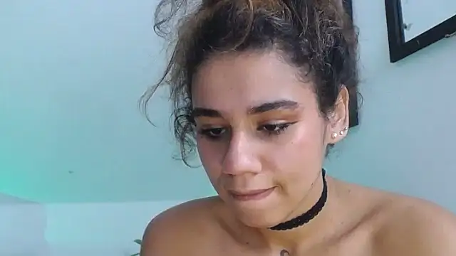 Snapshot of diamonmeli chatting on 9, 2, 2025 diamonmeli online show from 9, 2, 2025