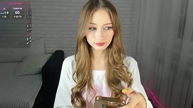 Snapshot of candyboofairy chatting on 12, 3, 2025 candyboofairy online show from 12, 3, 2025