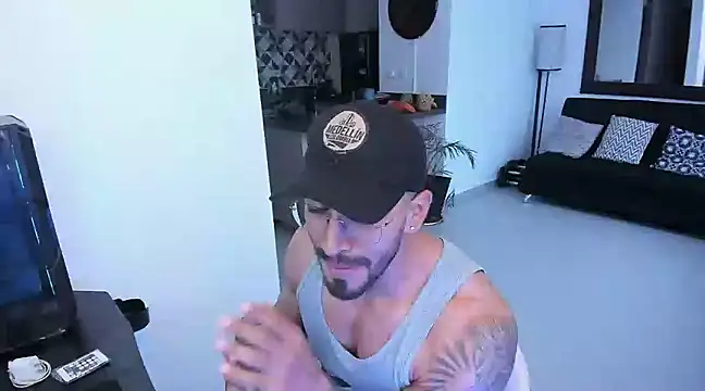 Snapshot of tony_muscle chatting on 7, 3, 2025 tony muscle online show from 7, 3, 2025