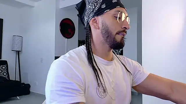 Snapshot of tony_muscle chatting on 8, 9, 2025 tony muscle online show from 8, 9, 2025