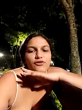 Snapshot of girl_milk1 chatting on 27, 10, 2025 girl milk1 online show from 27, 10, 2025