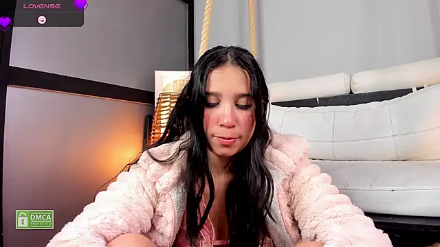 aisha   online show from 12, 1, 2025