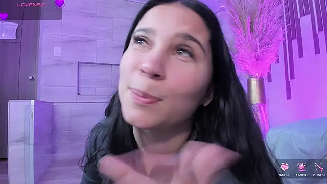 aisha   online show from 3, 2, 2025