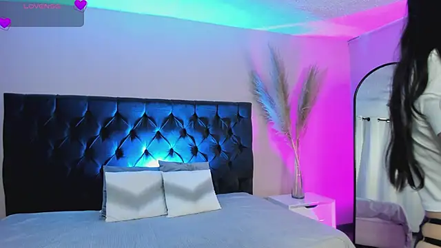 aisha   online show from 26, 2, 2025