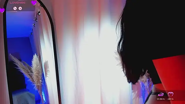 aisha   online show from 10, 3, 2025