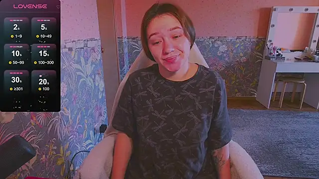 Chloe strip online show from 29, 9, 2025