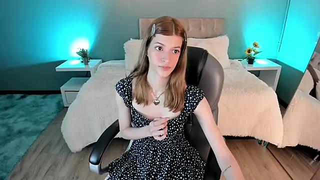 Nora Vennucci online show from 18, 10, 2025