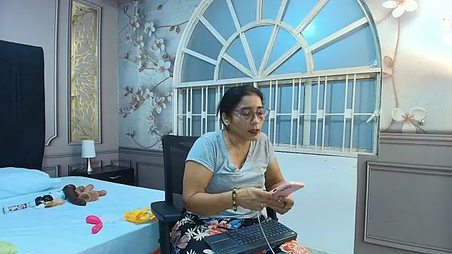 mature bigass   online show from 15, 1, 2026