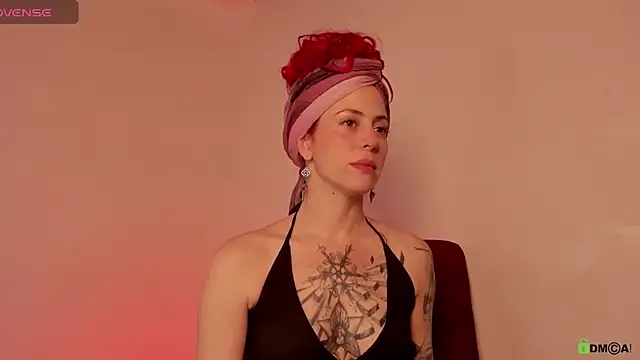 Snapshot of Borbala_Iggy chatting on 3, 12, 2024 Borbala Iggy online show from 3, 12, 2024