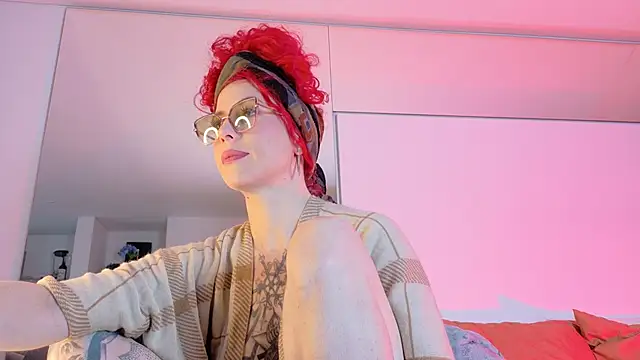 Snapshot of Borbala_Iggy chatting on 5, 10, 2025 Borbala Iggy online show from 5, 10, 2025