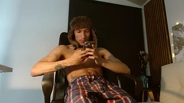 Snapshot of rafael_stone chatting on 31, 12, 2024 rafael stone online show from 31, 12, 2024