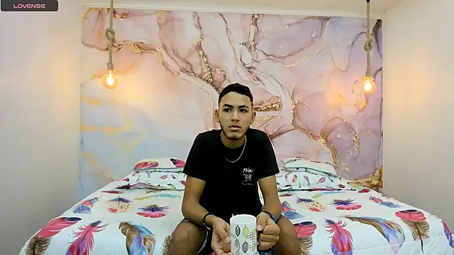 StrawwBoys online show from 11, 12, 2024