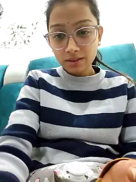 Snapshot of Aleena_Rai chatting on 18, 12, 2024 Aleena Rai online show from 18, 12, 2024