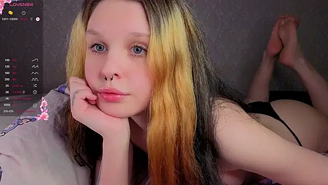 Snapshot of Hi_Kitti chatting on 24, 3, 2026 Hi Kitti online show from 24, 3, 2026