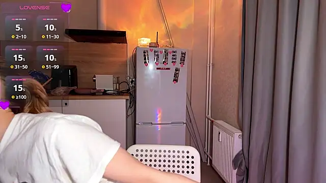 Snapshot of lisa_barbie chatting on 15, 4, 2026 lisa barbie online show from 15, 4, 2026