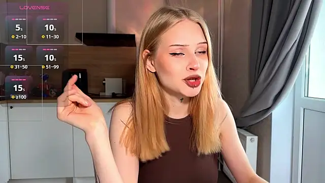 Snapshot of lisa_barbie chatting on 16, 4, 2026 lisa barbie online show from 16, 4, 2026