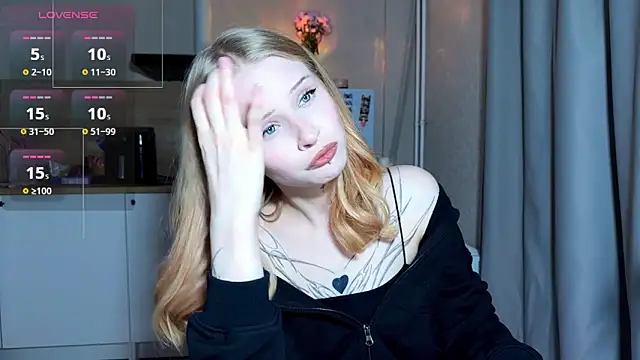 Snapshot of lisa_barbie chatting on 18, 4, 2026 lisa barbie online show from 18, 4, 2026