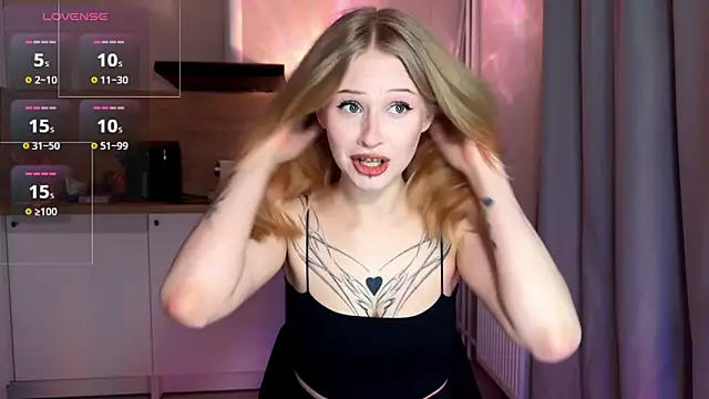 Snapshot of lisa_barbie chatting on 18, 4, 2026 lisa barbie online show from 18, 4, 2026