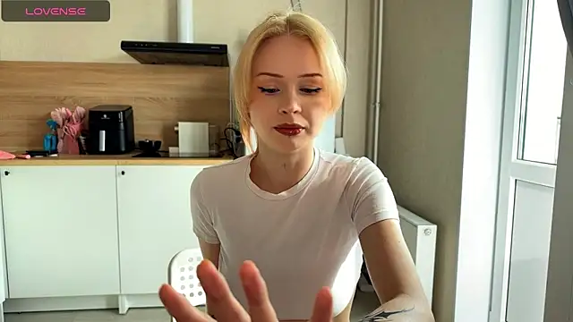 Snapshot of lisa_barbie chatting on 21, 5, 2026 lisa barbie online show from 21, 5, 2026