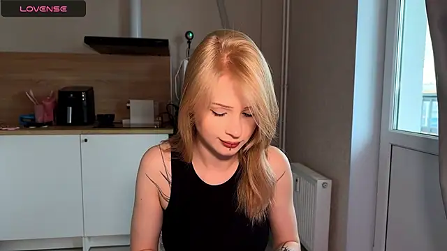 Snapshot of lisa_barbie chatting on 24, 5, 2026 lisa barbie online show from 24, 5, 2026