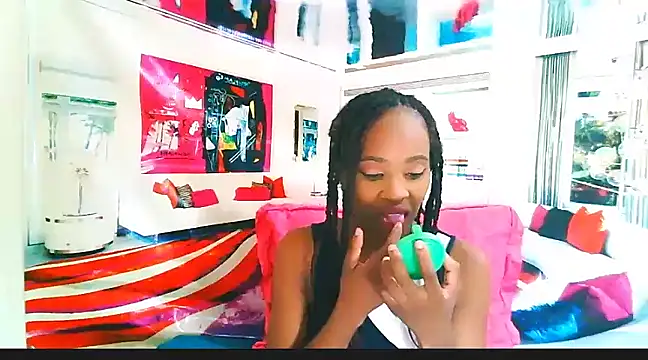 EbonyCreamy69 online show from 5, 12, 2024