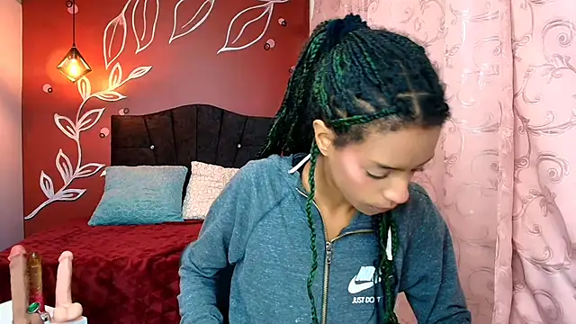 Zia Green online show from 13, 1, 2025