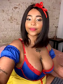 Snapshot of pamela_west chatting on 31, 10, 2025 pamela west online show from 31, 10, 2025