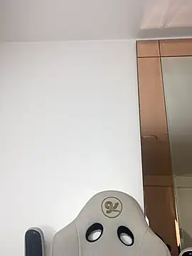 Snapshot of pamela_west chatting on 13, 11, 2025 pamela west online show from 13, 11, 2025