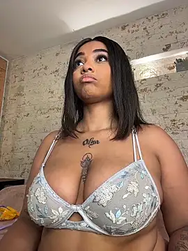 Snapshot of pamela_west chatting on 22, 11, 2025 pamela west online show from 22, 11, 2025