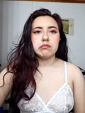 Emi chik online show from 19, 1, 2025